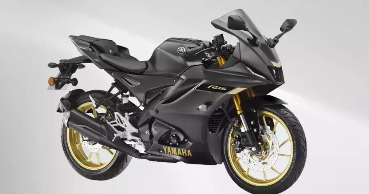 Yamaha YZF R15 V4.0 Dark Knight image